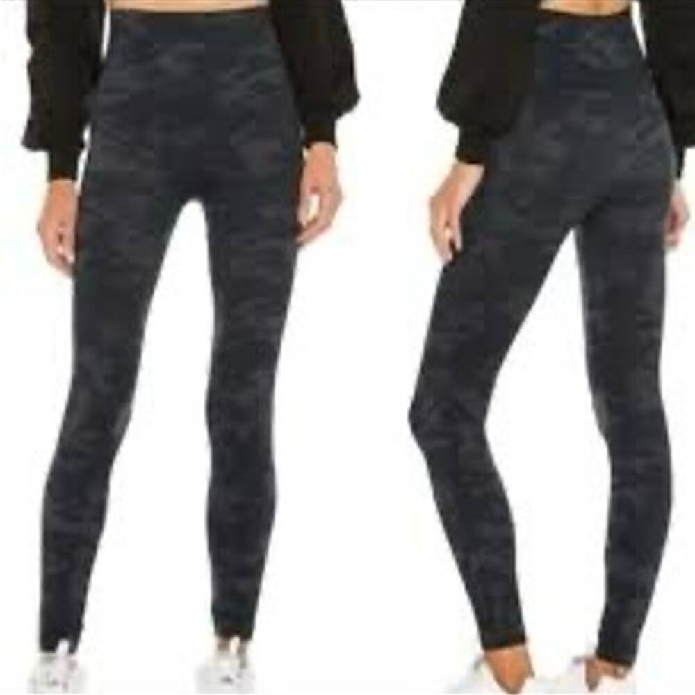 NWT SPANX Women's EcoCare Seamless Leggings Black Camo M